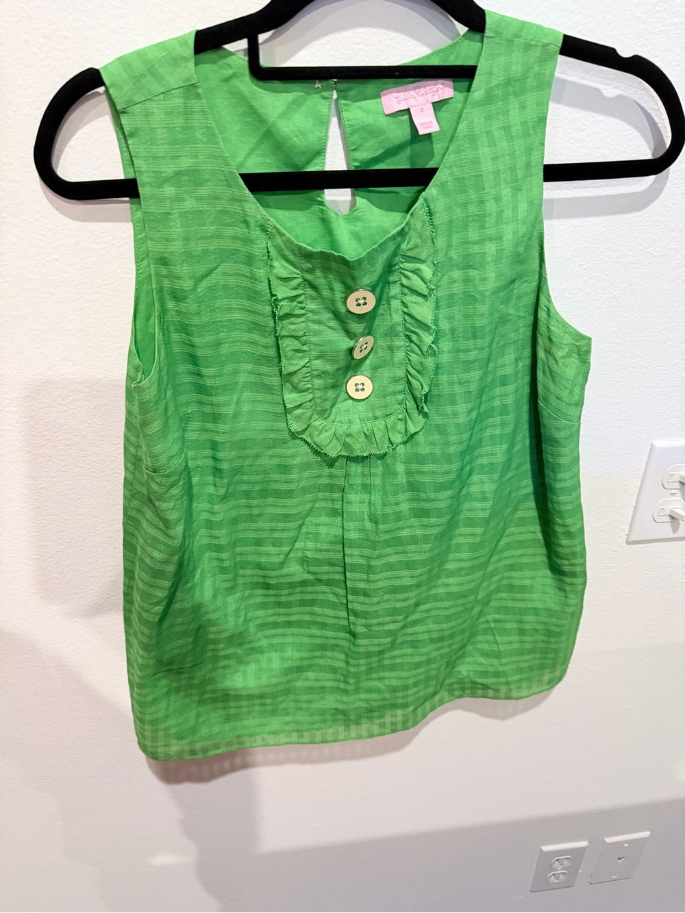 Lilly Pulitzer Green Silk Ruffled Button Sleeveless top